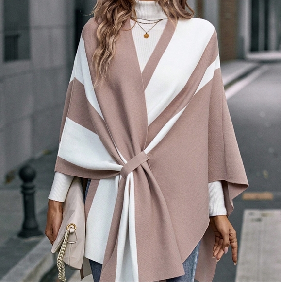 Two Tone Batwing Sleeve Asymmetrical Hem Cardigan - Picture 3 of 6